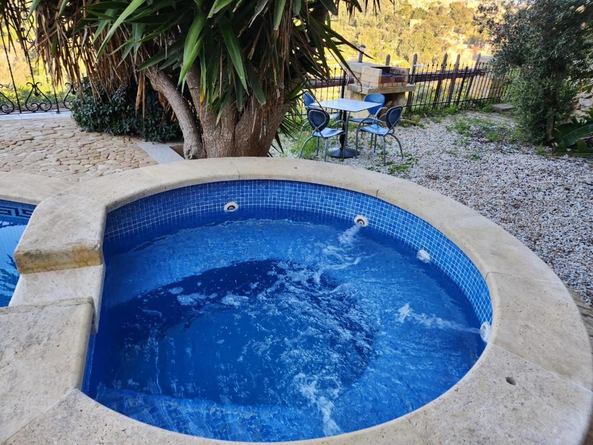 Gozo Island Escape Sleeps 4 With Private Bathroom Ghajn il-Kbira  Esterno foto