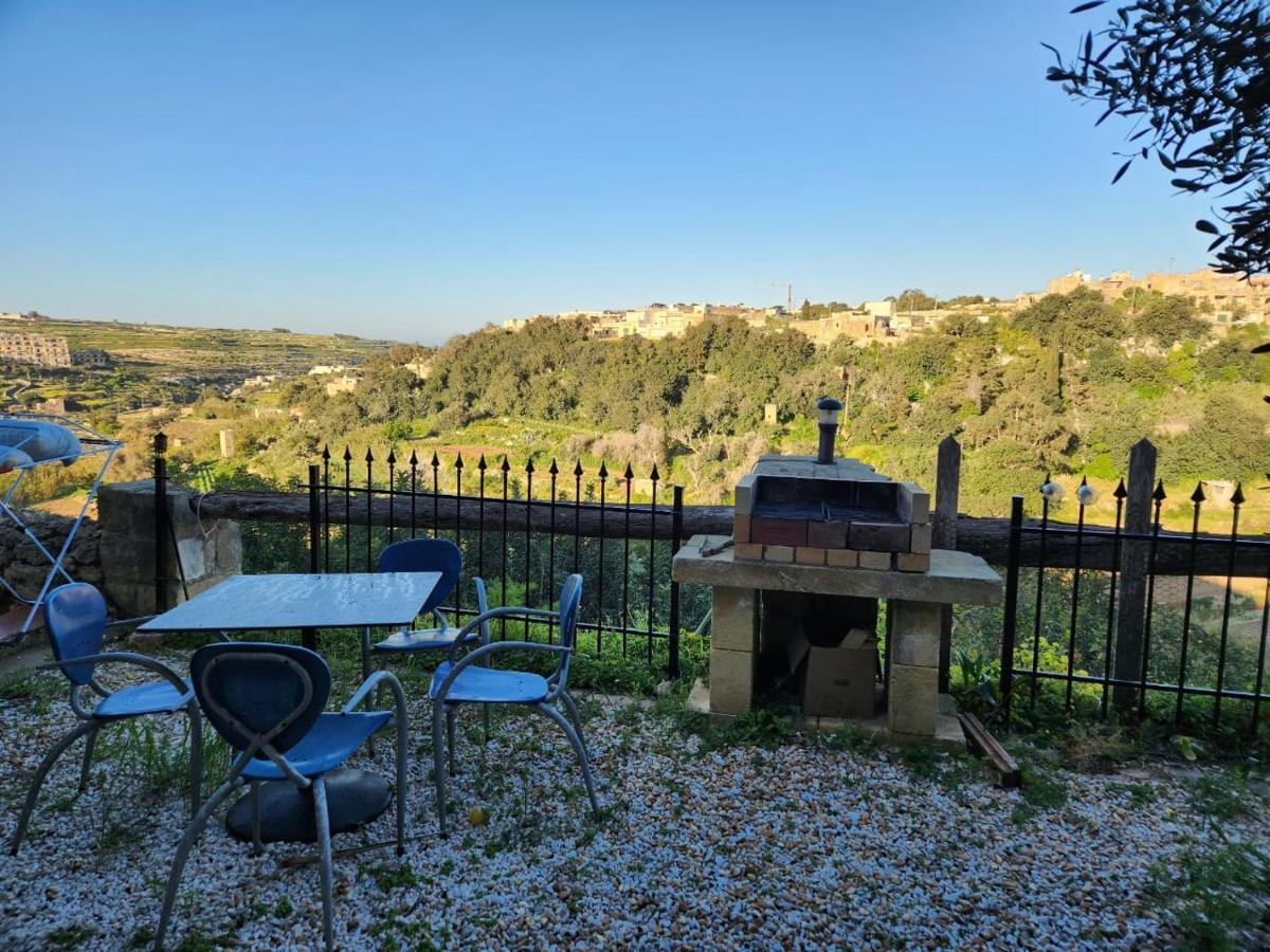 Gozo Island Escape Sleeps 4 With Private Bathroom Ghajn il-Kbira  Esterno foto