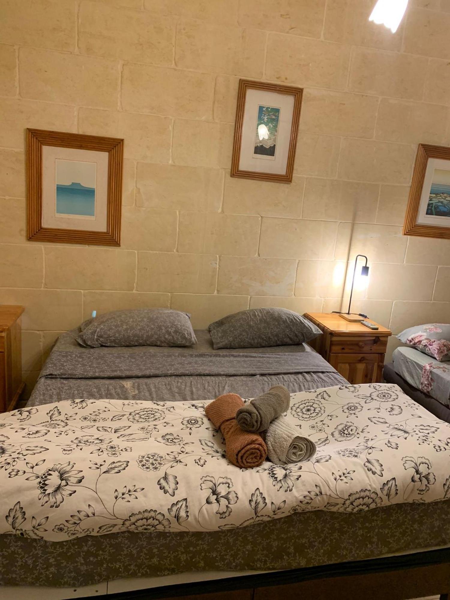 Gozo Island Escape Sleeps 4 With Private Bathroom Ghajn il-Kbira  Esterno foto