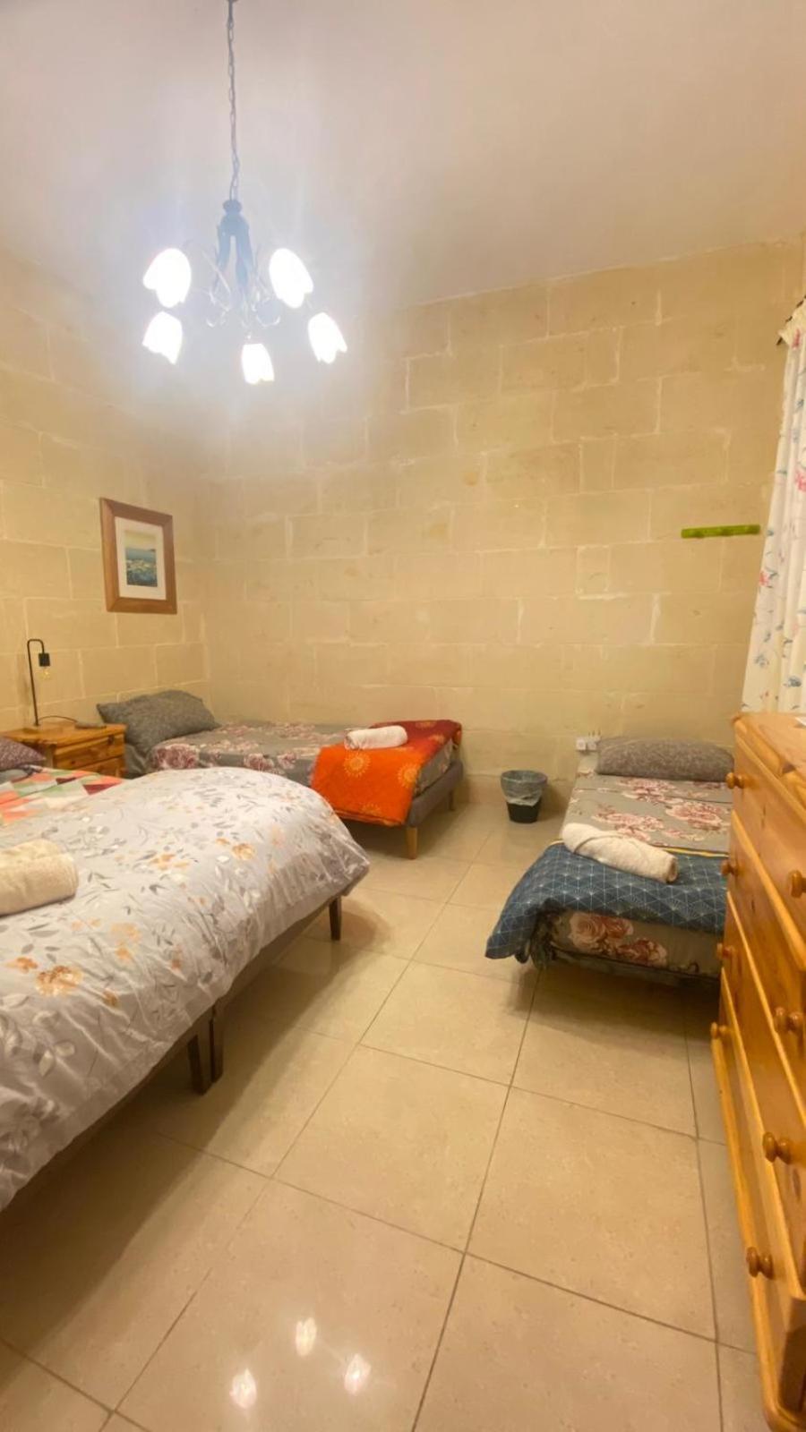 Gozo Island Escape Sleeps 4 With Private Bathroom Ghajn il-Kbira  Esterno foto