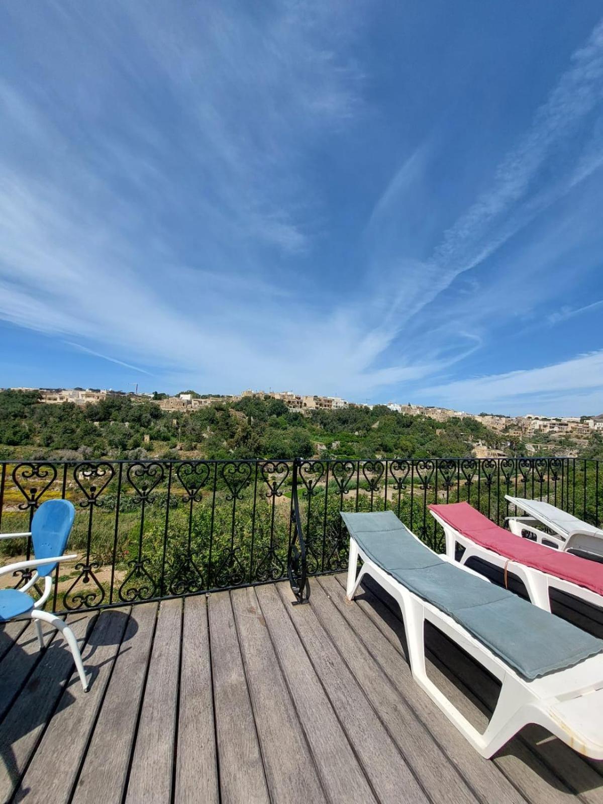 Gozo Island Escape Sleeps 4 With Private Bathroom Ghajn il-Kbira  Esterno foto